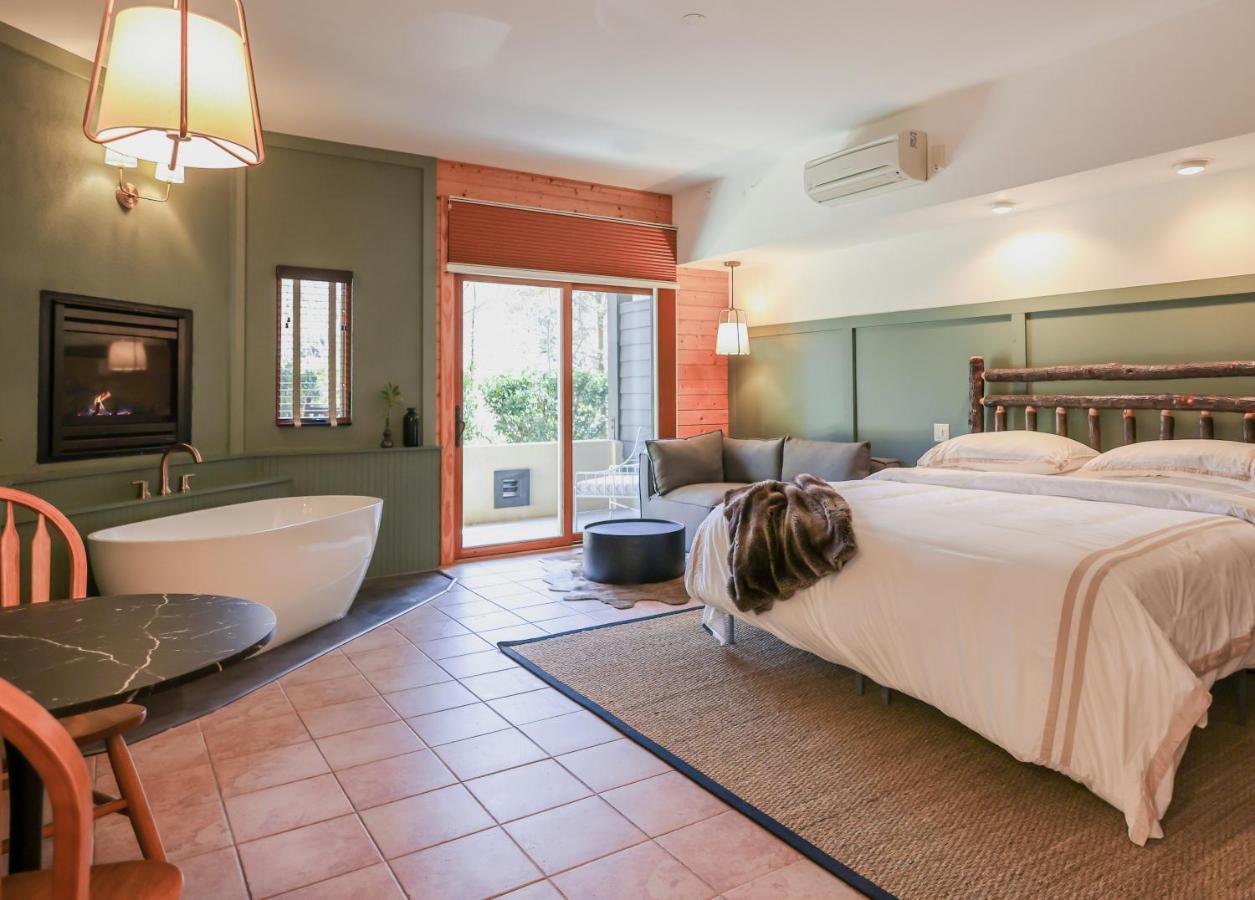Outland Chalet & Suites Great Smoky Mountains Whittier Экстерьер фото