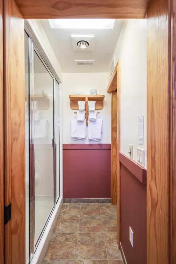 Outland Chalet & Suites Great Smoky Mountains Whittier Экстерьер фото