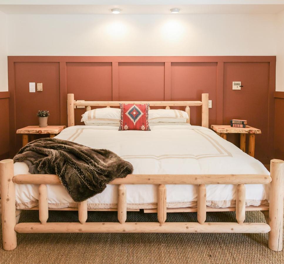 Outland Chalet & Suites Great Smoky Mountains Whittier Экстерьер фото