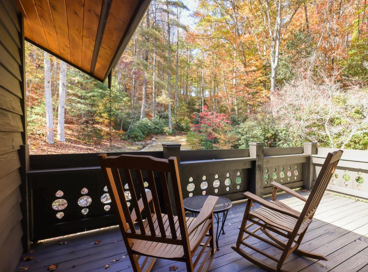 Outland Chalet & Suites Great Smoky Mountains Whittier Номер фото