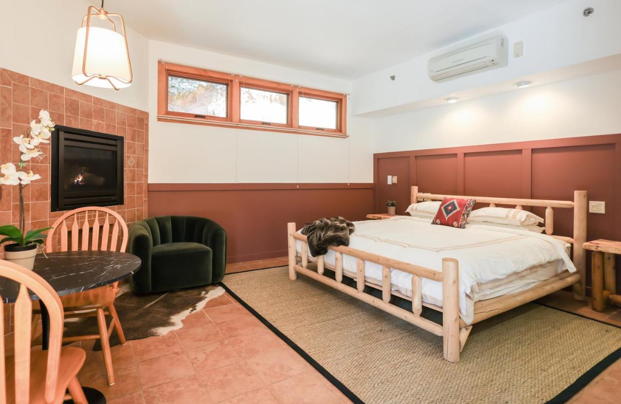 Outland Chalet & Suites Great Smoky Mountains Whittier Экстерьер фото