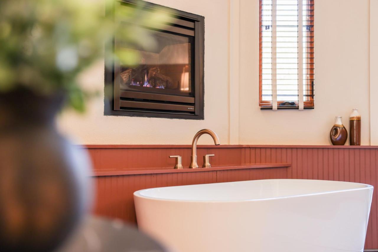 Outland Chalet & Suites Great Smoky Mountains Whittier Экстерьер фото